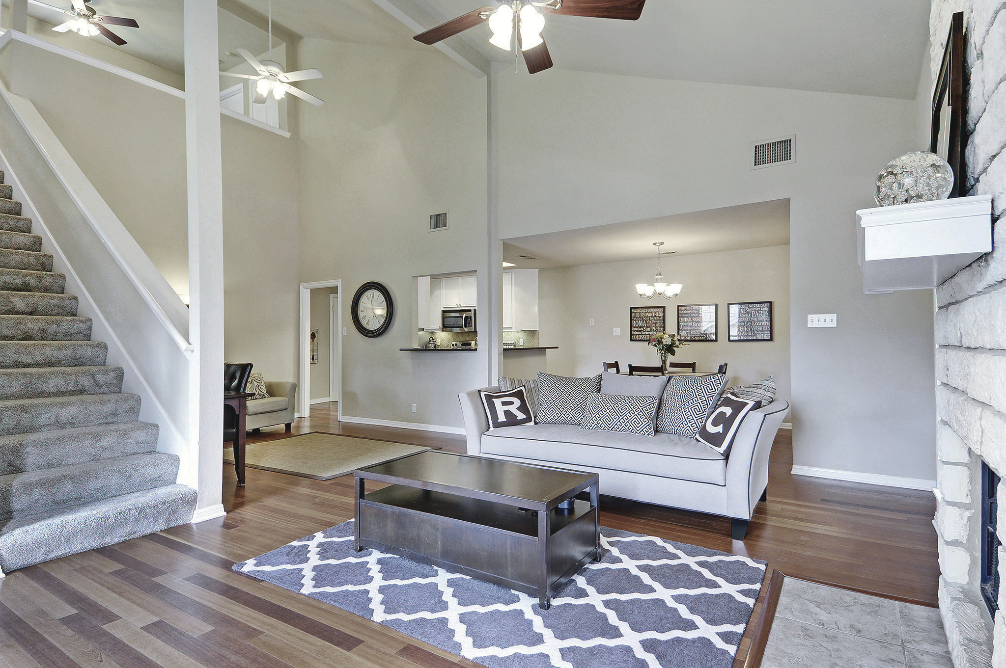 054 RealEstate2018 S